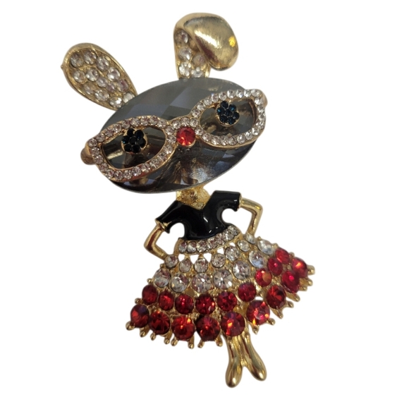 Jewelry - Blingy Bunny Brooch